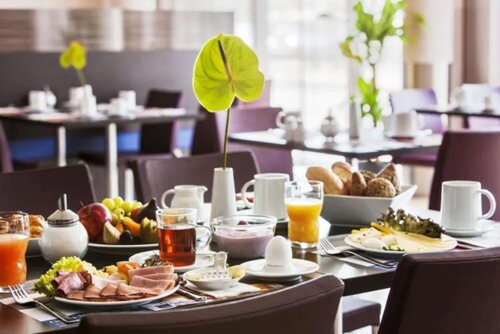 Intercityhotel Rostock Extérieur photo