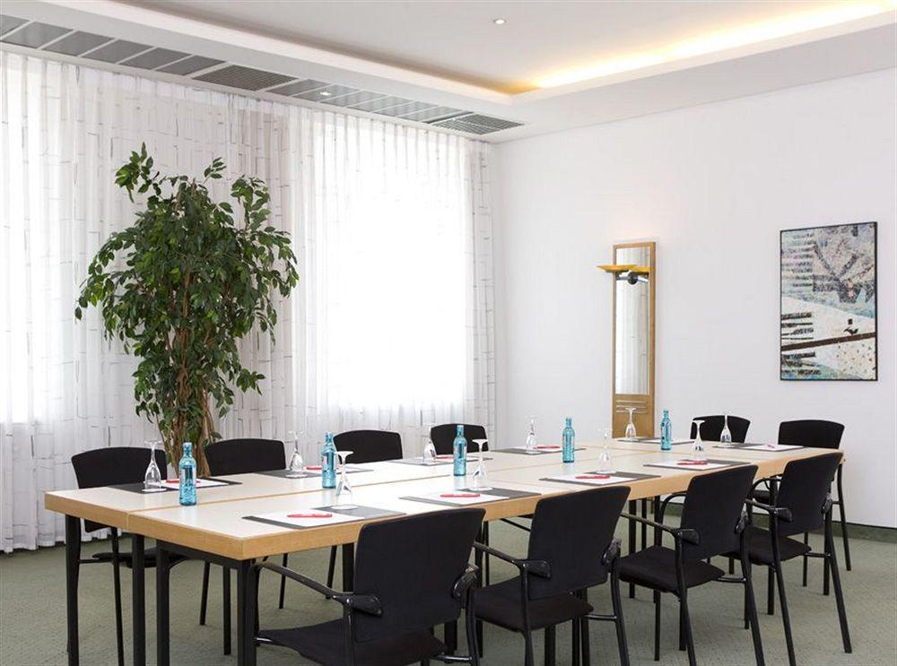 Intercityhotel Rostock Extérieur photo