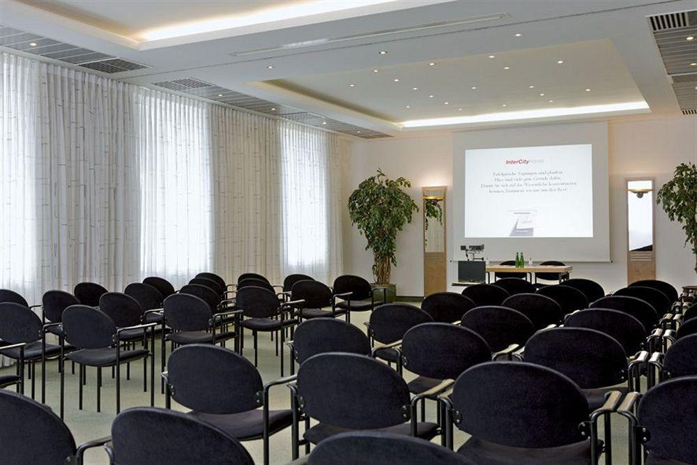 Intercityhotel Rostock Extérieur photo